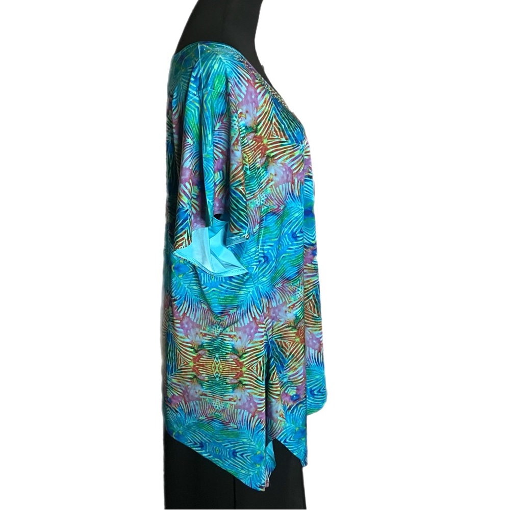 Notations Woman Kaleidoscope Print Sharkbite Tunic 1X - Picture 3 of 9
